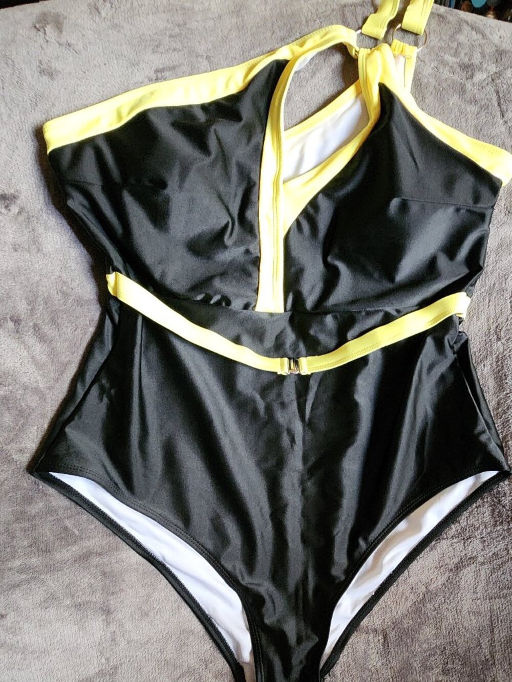 NWOT ● XXL Black & Yellow one shoulder one piece swimsuit 🩱